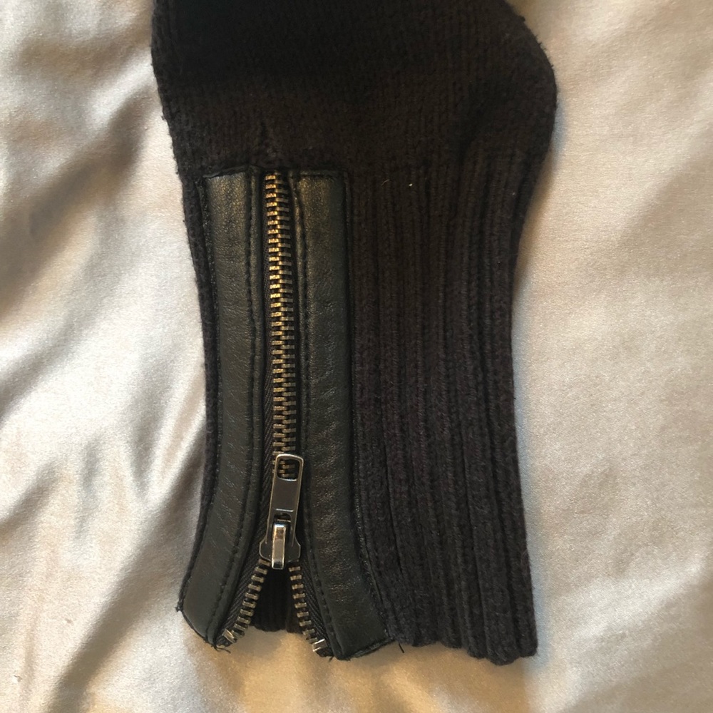 Guess Sweater - Picture 6 of 7